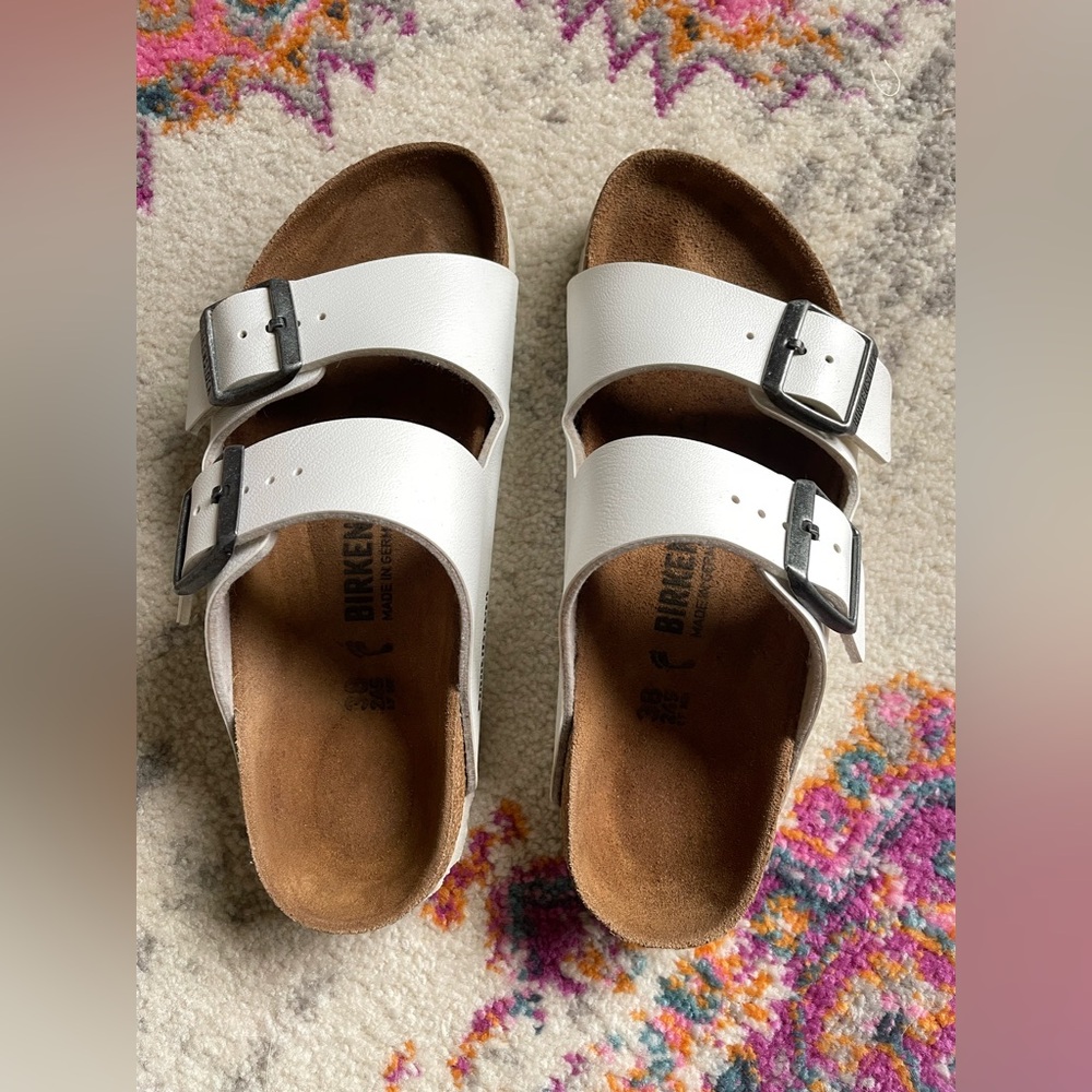 White Birkenstock Arizona 38 Medium/Narrow, Great Condition